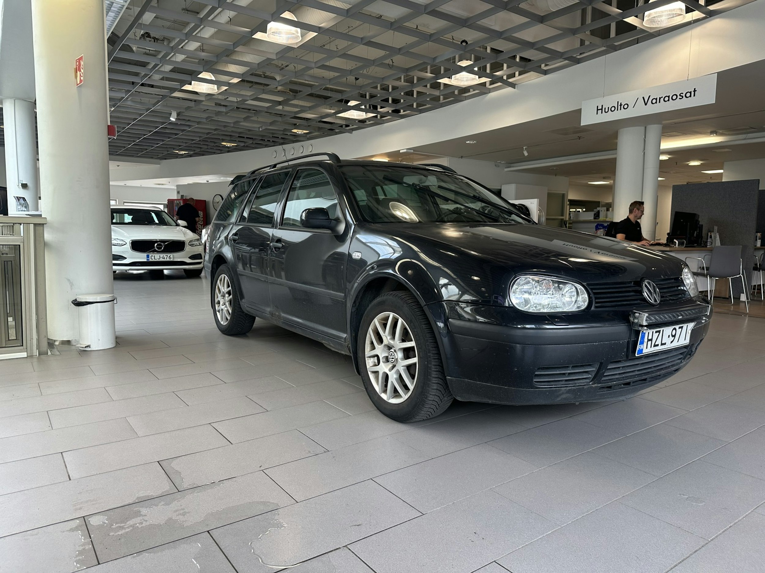 Musta Volkswagen Golf 2003 kuva 9.