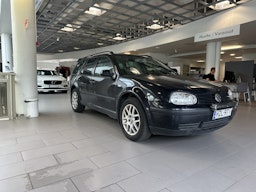 Musta Volkswagen Golf 2003 kuva 9.