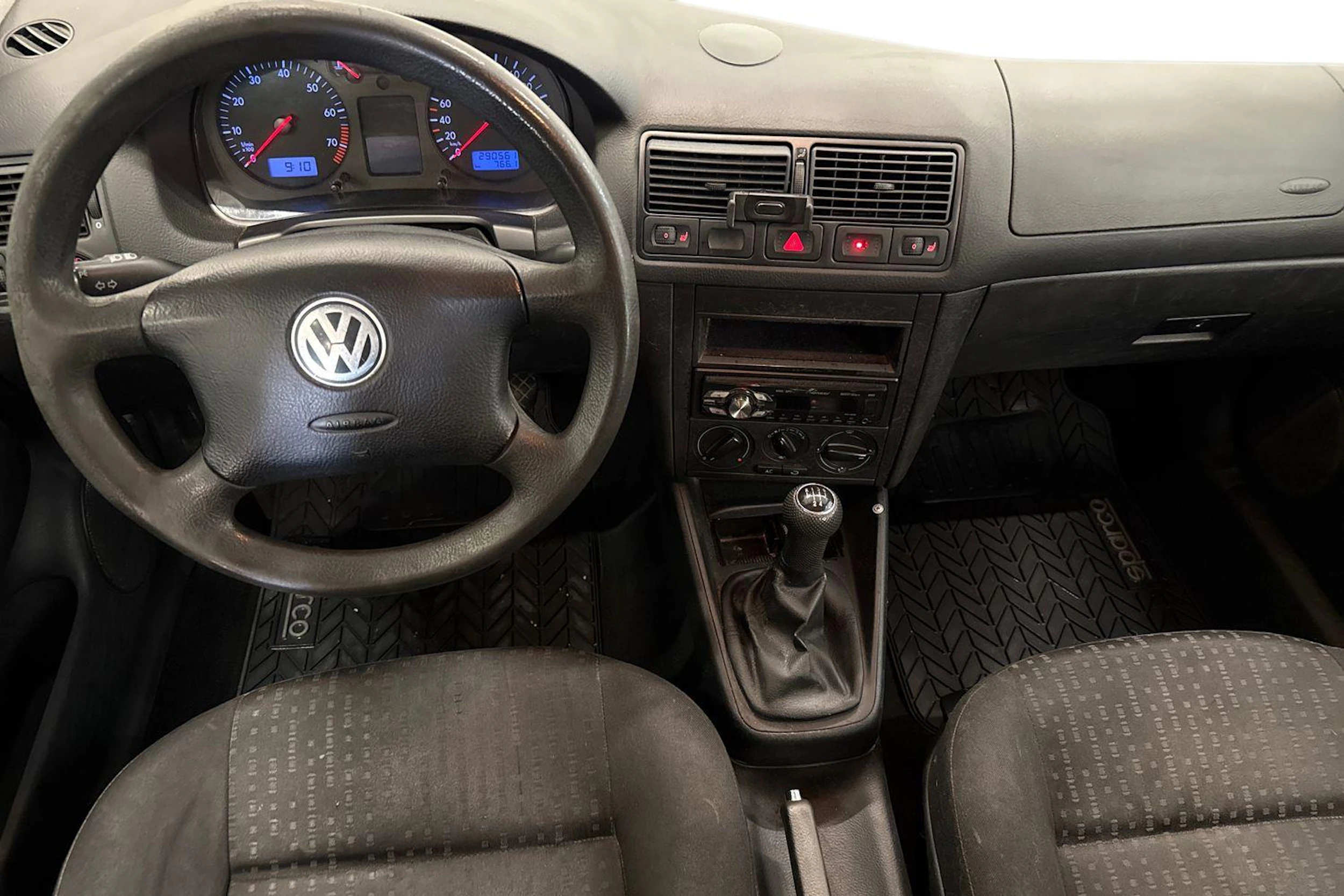punainen Volkswagen Golf 2003 kuva 9.