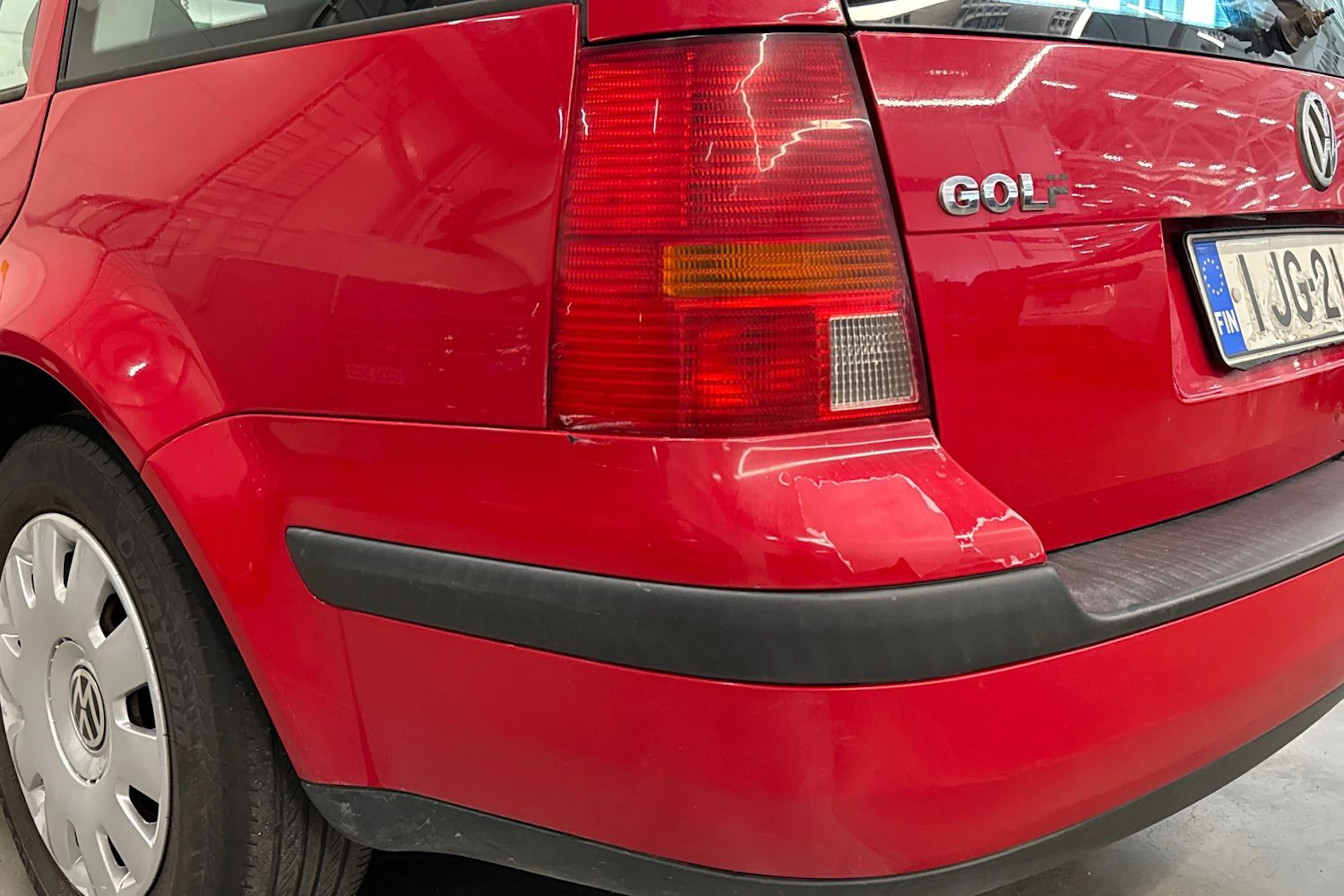 punainen Volkswagen Golf 2003 kuva 25.