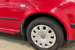 punainen Volkswagen Golf 2003 kuva 28.
