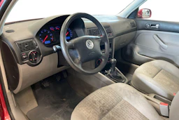 punainen Volkswagen Golf 2003 kuva 6.