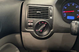 punainen Volkswagen Golf 2003 kuva 15.