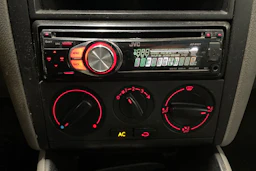 punainen Volkswagen Golf 2003 kuva 16.
