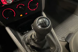 punainen Volkswagen Golf 2003 kuva 17.