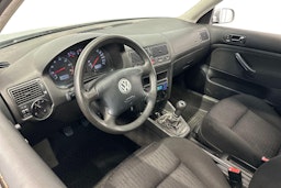 harmaa Volkswagen Golf 2003 kuva 6.