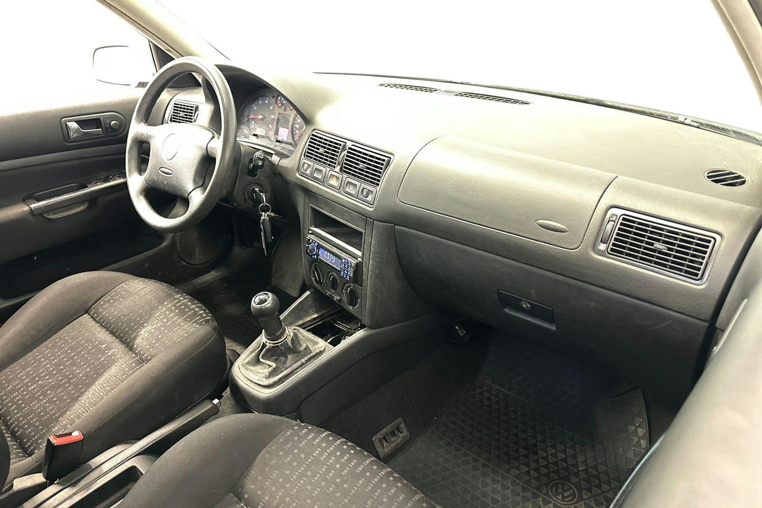 harmaa Volkswagen Golf 2003 kuva 7.