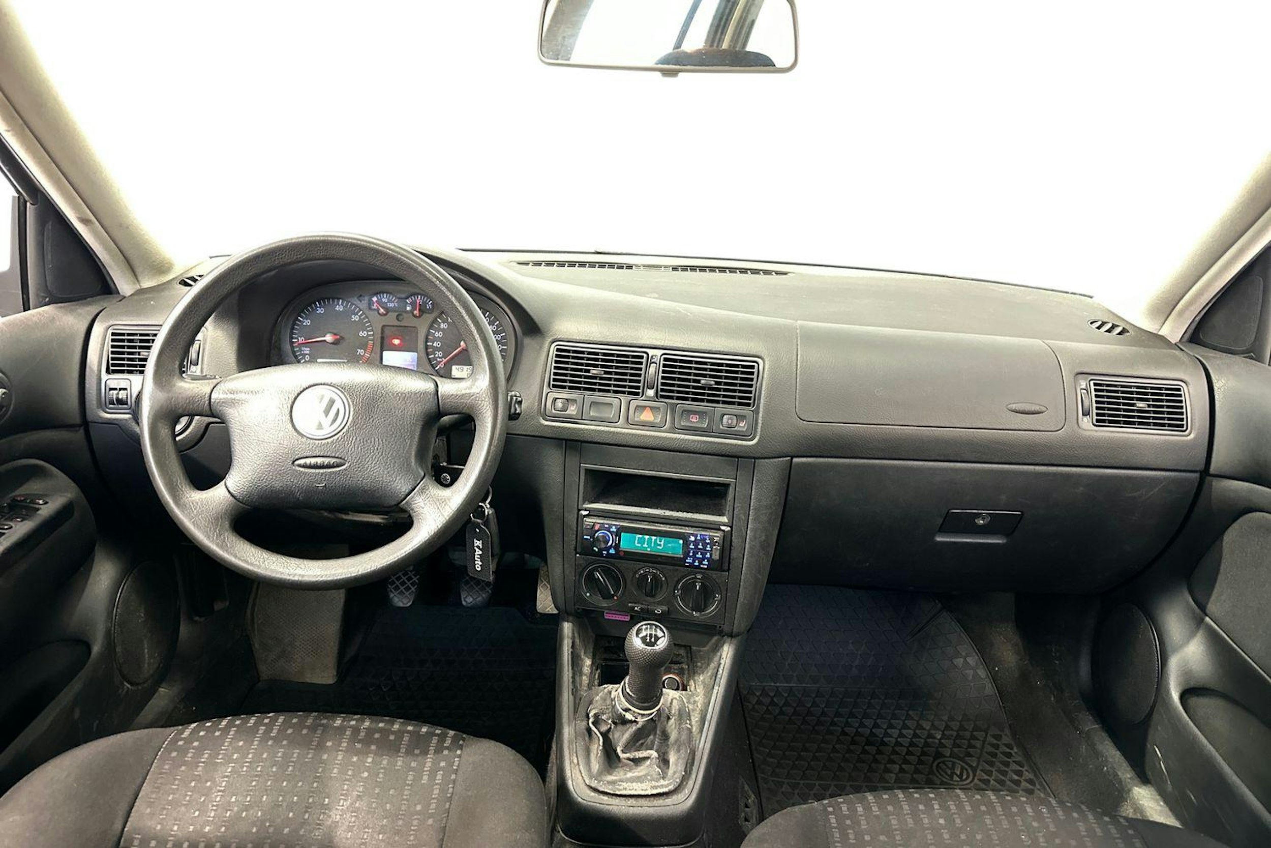 harmaa Volkswagen Golf 2003 kuva 8.