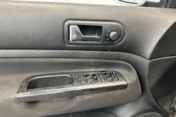 harmaa Volkswagen Golf 2003 kuva 13.