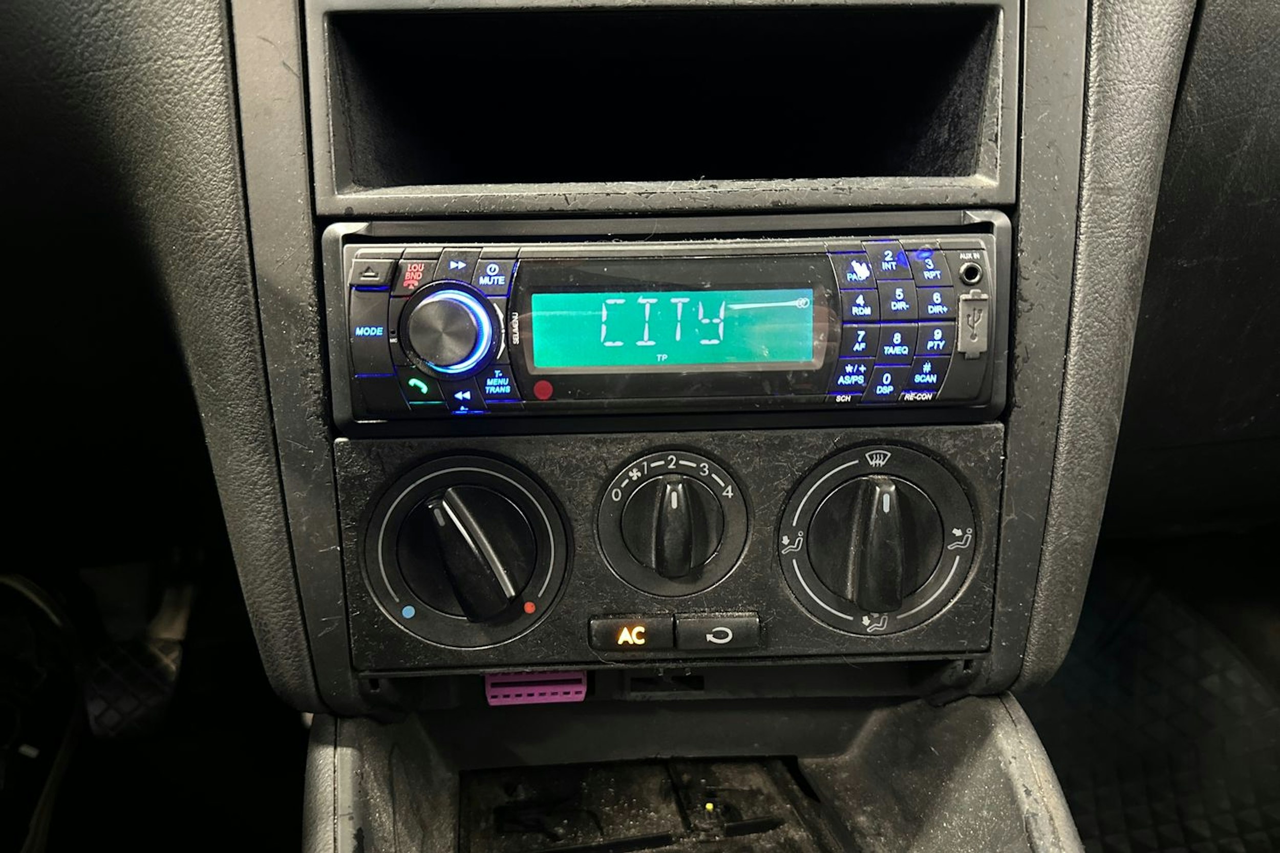 harmaa Volkswagen Golf 2003 kuva 16.