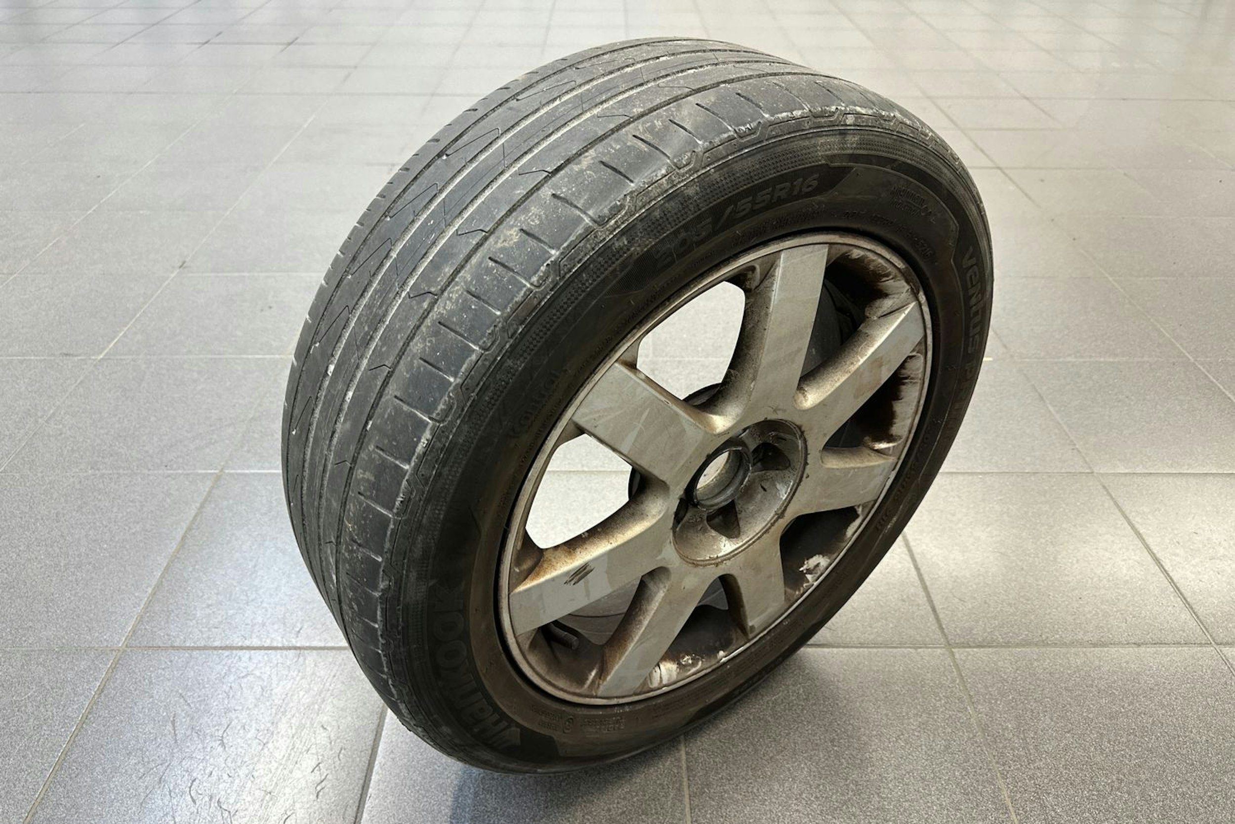 harmaa Volkswagen Golf 2003 kuva 20.