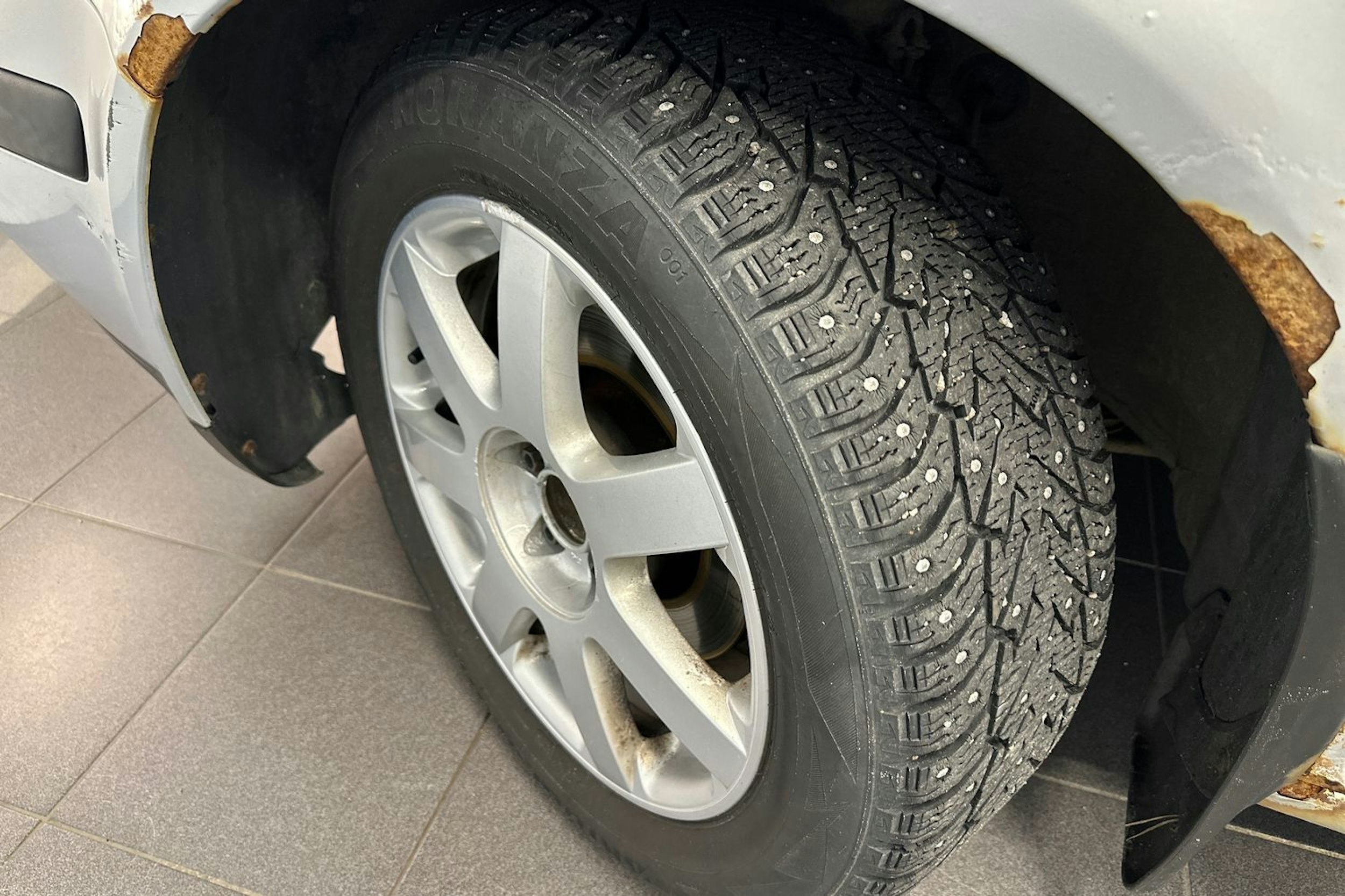 harmaa Volkswagen Golf 2003 kuva 21.