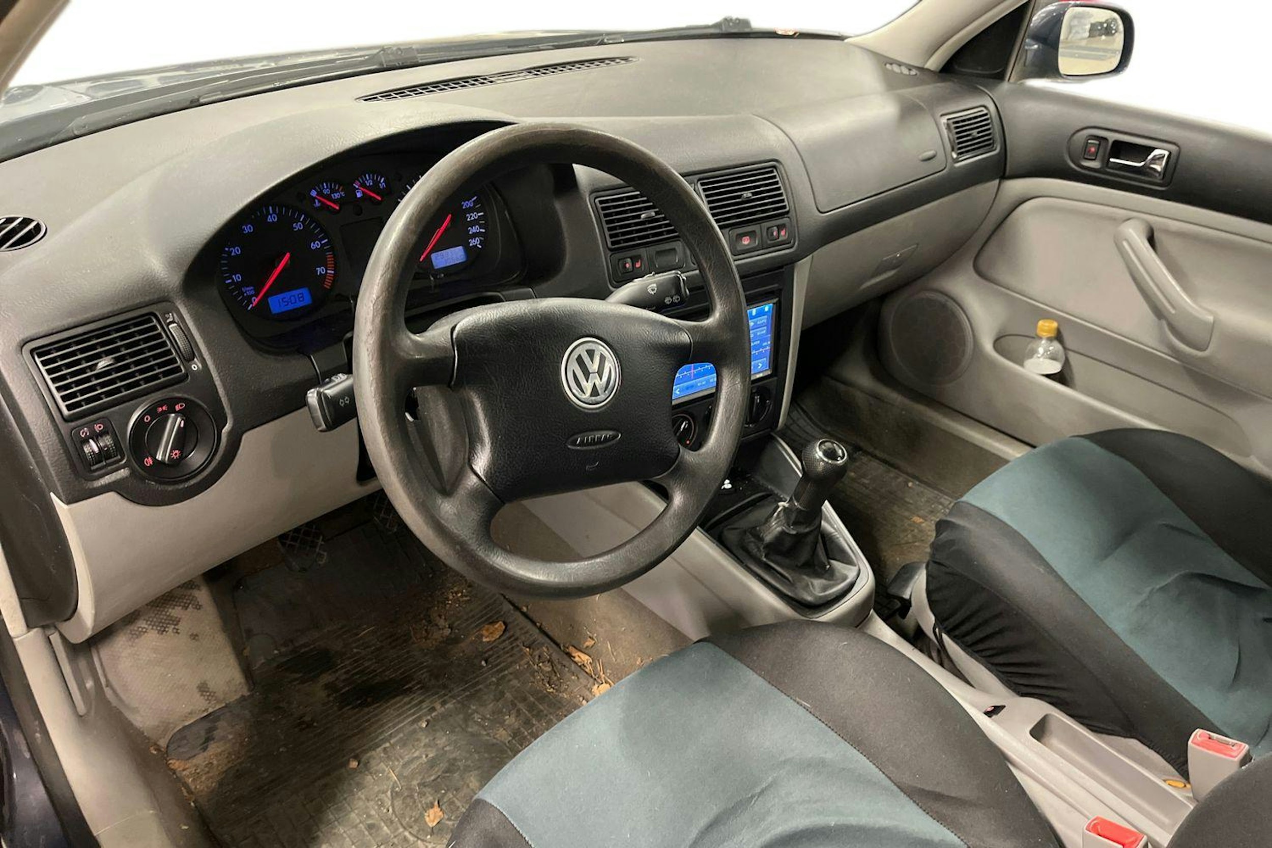 Sininen Volkswagen Golf 2004 kuva 7.