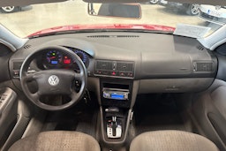 punainen Volkswagen Golf 2004 kuva 7.