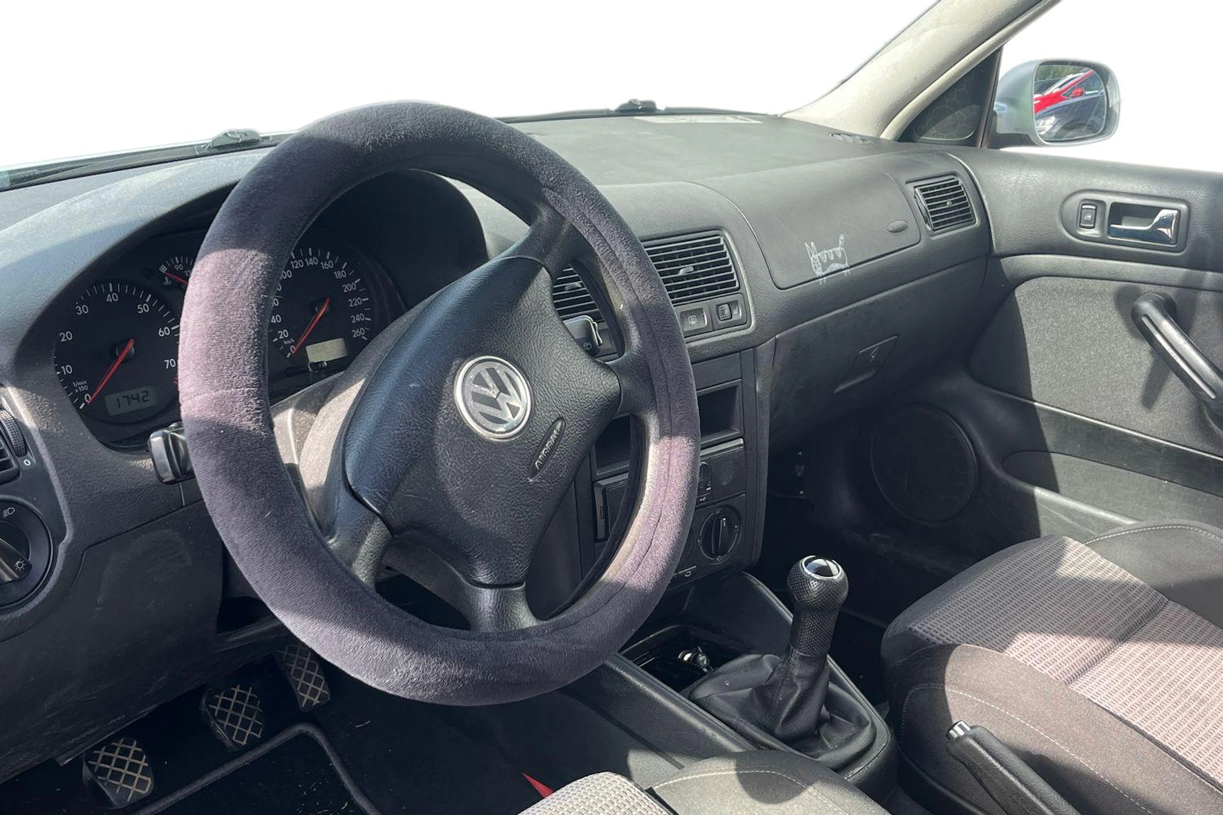 harmaa Volkswagen Golf 2004 kuva 6.