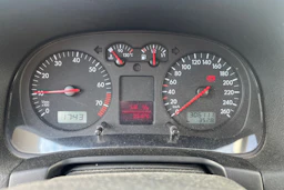 harmaa Volkswagen Golf 2004 kuva 16.