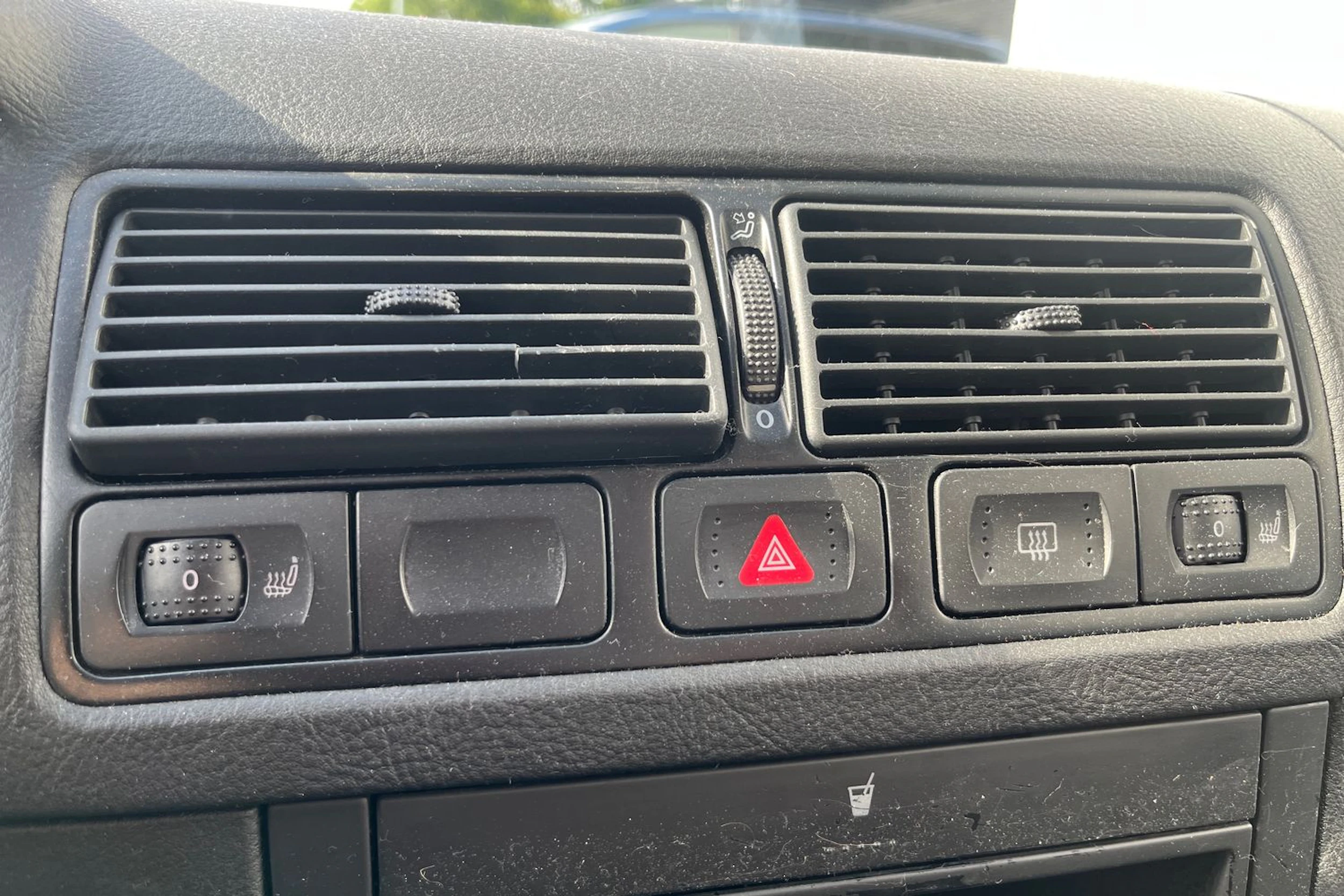 harmaa Volkswagen Golf 2004 kuva 17.