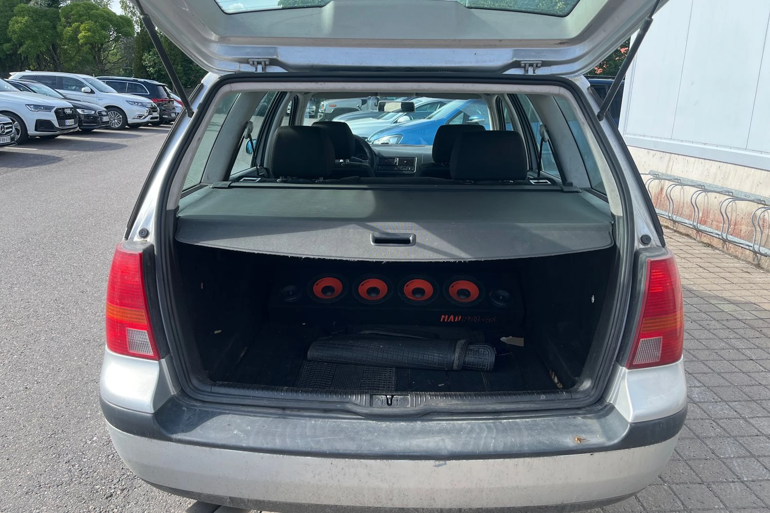 harmaa Volkswagen Golf 2004 kuva 21.