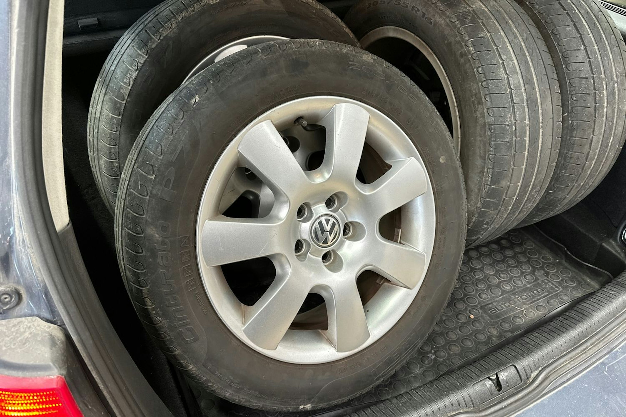 sininen Volkswagen Golf 2005 kuva 13.