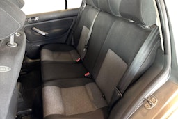 Harmaa Volkswagen Golf 2006 kuva 10.