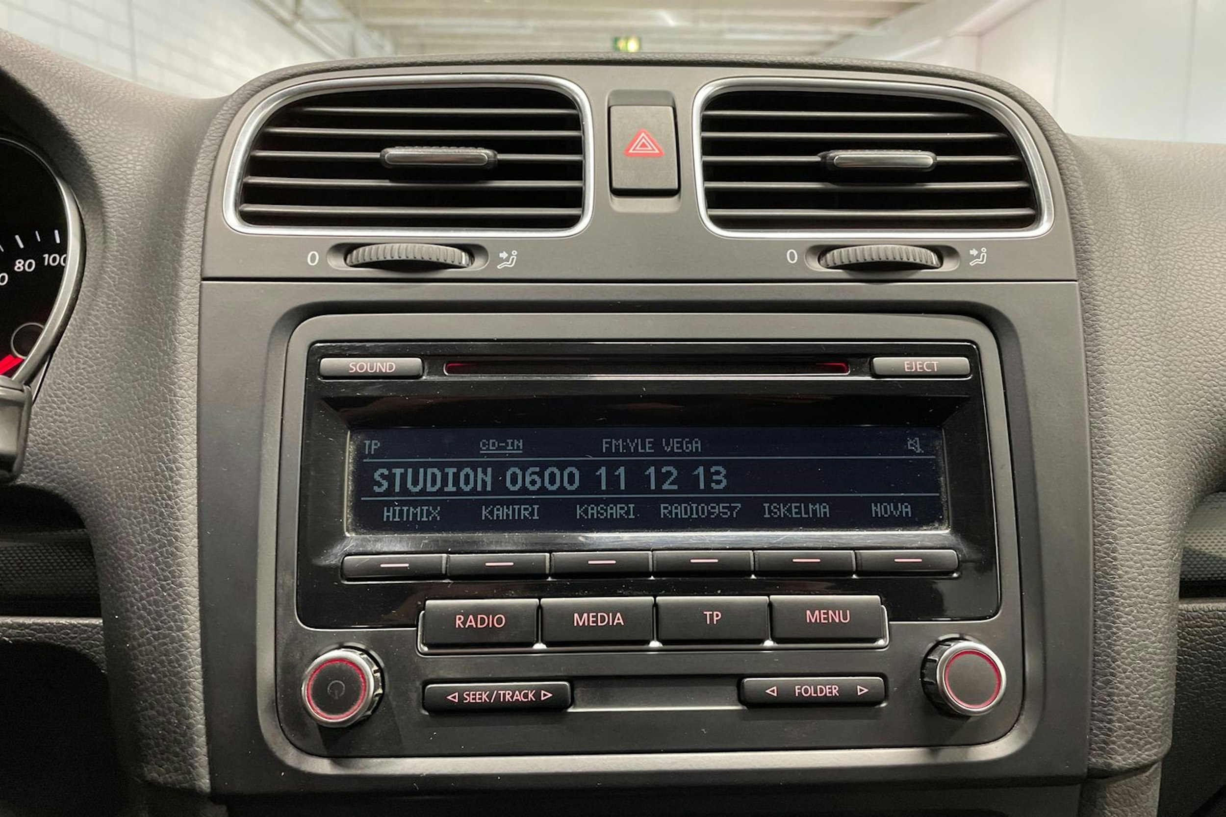 Harmaa Volkswagen Golf 2012 kuva 18.
