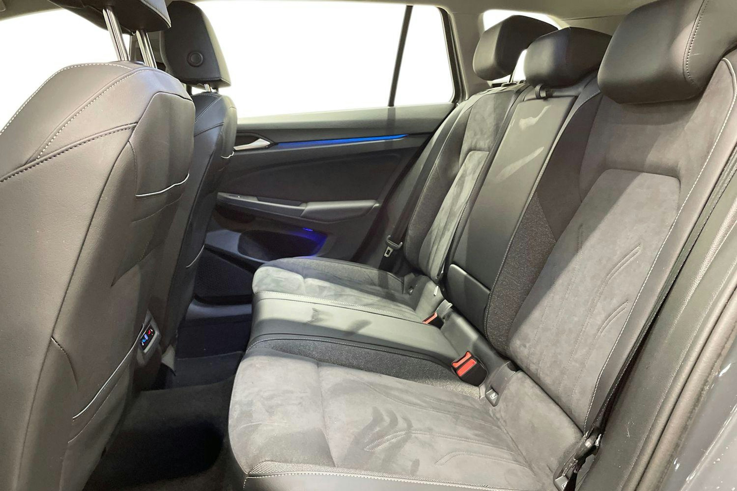 harmaa Volkswagen Golf 2025 kuva 10.