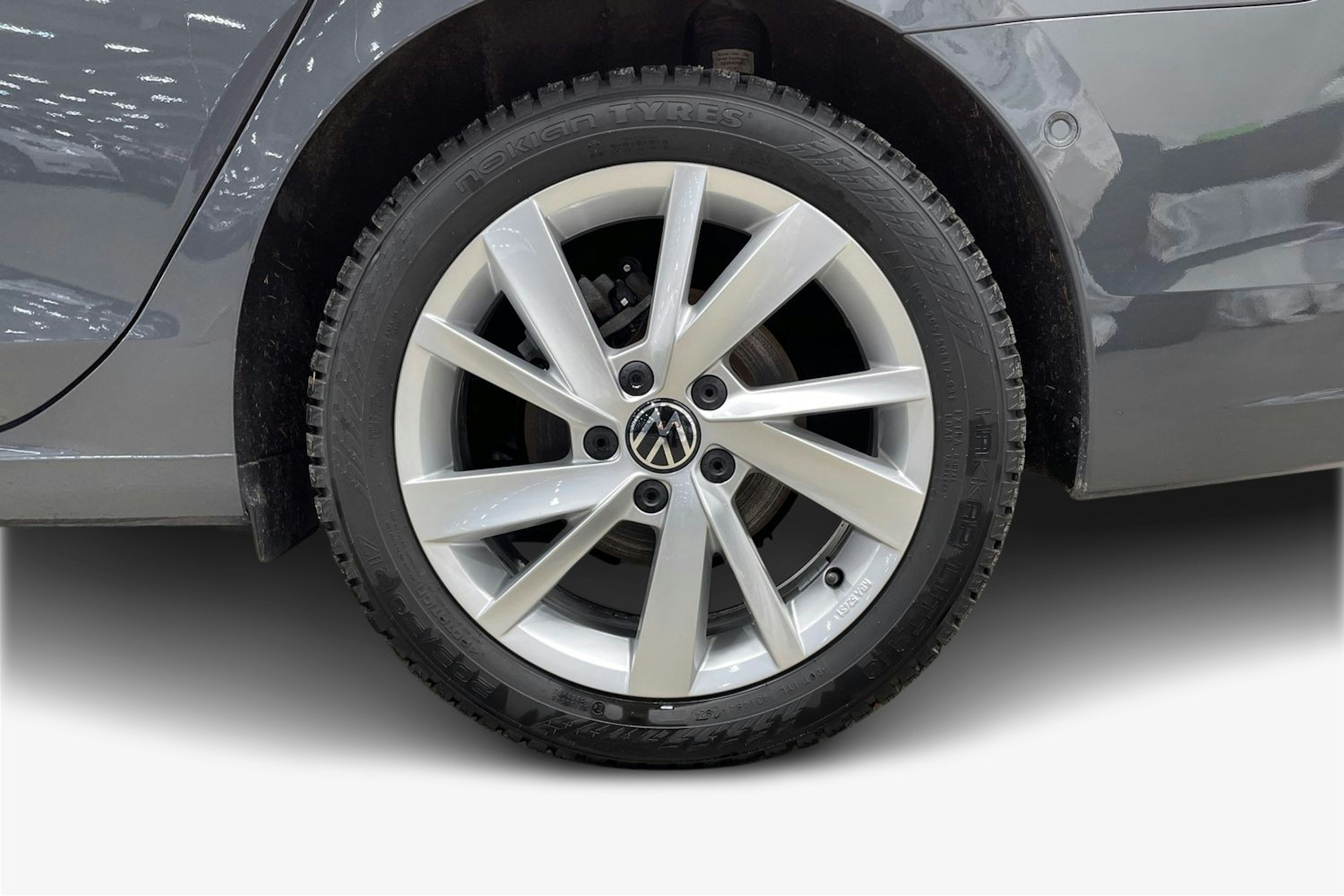 harmaa Volkswagen Golf 2025 kuva 11.