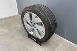 harmaa Volkswagen Golf 2025 kuva 14.