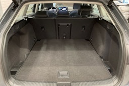 harmaa Volkswagen Golf 2025 kuva 15.