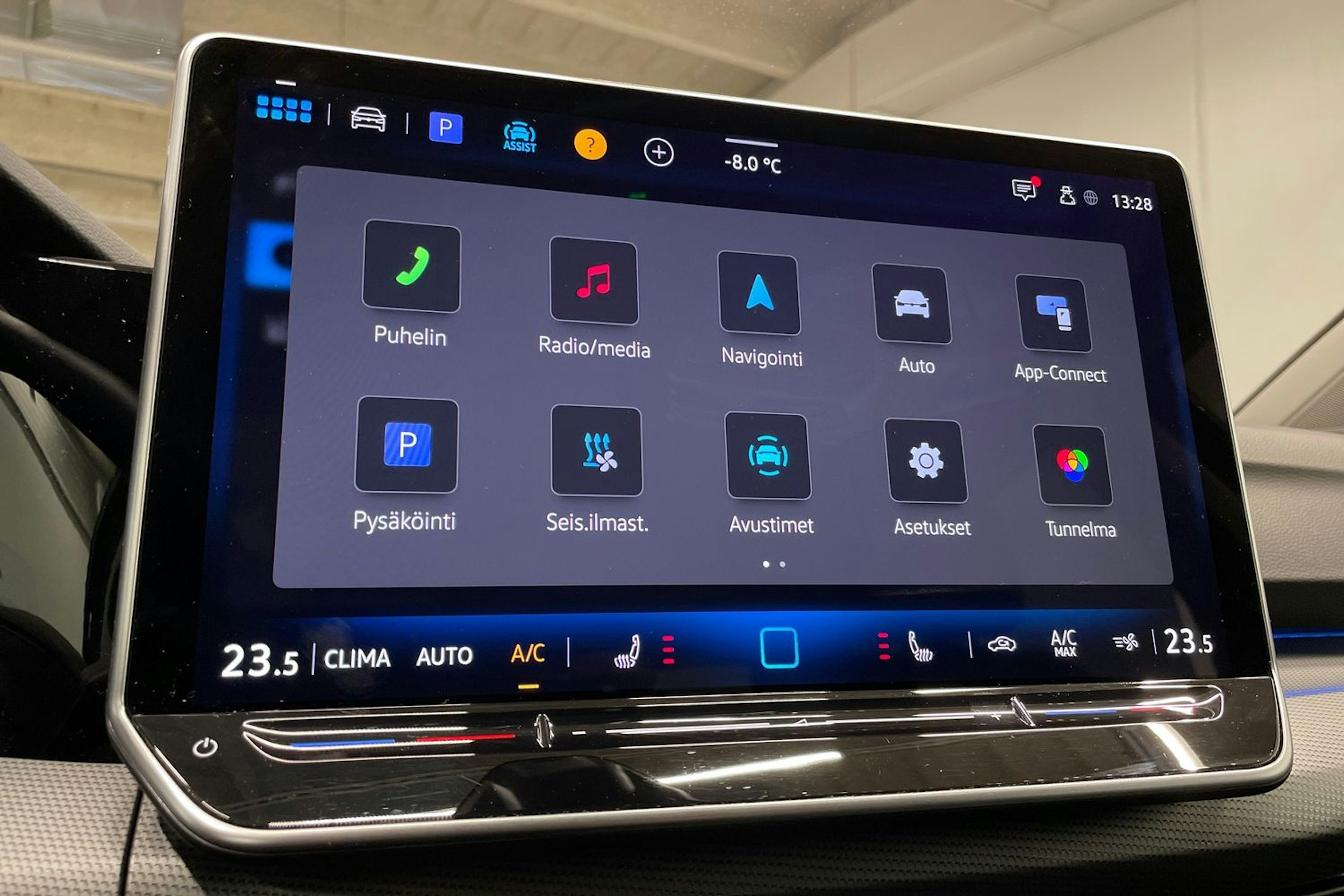 harmaa Volkswagen Golf 2025 kuva 17.