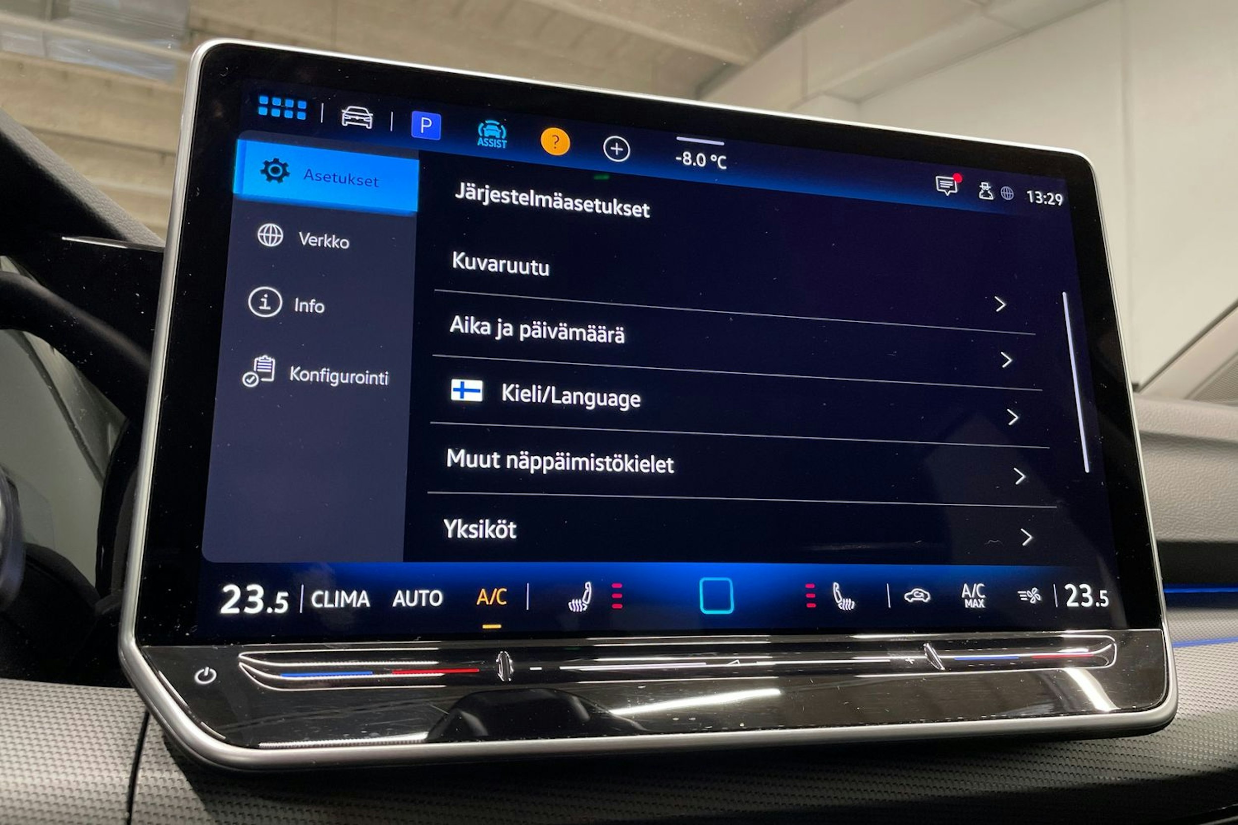 harmaa Volkswagen Golf 2025 kuva 19.