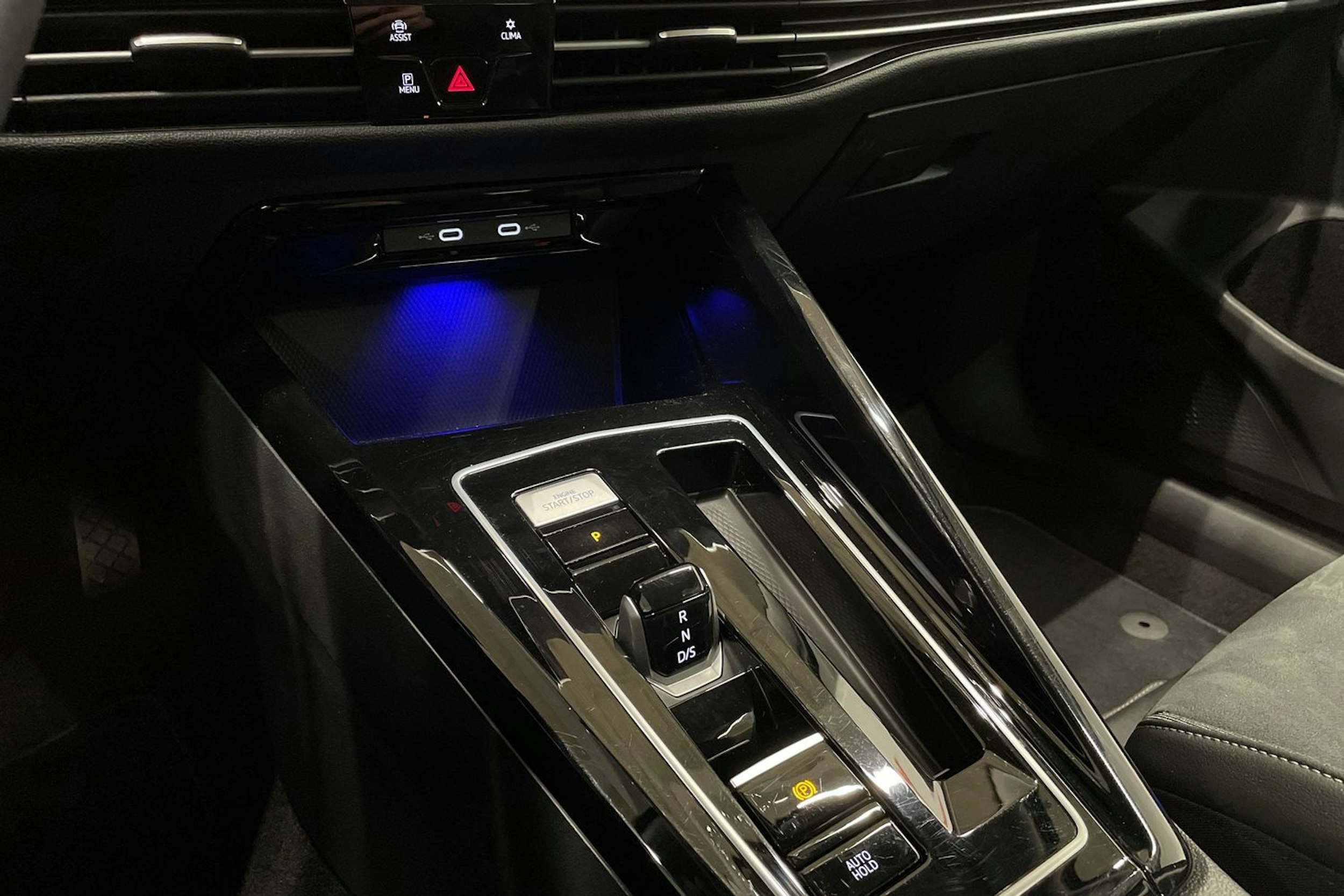 harmaa Volkswagen Golf 2025 kuva 22.