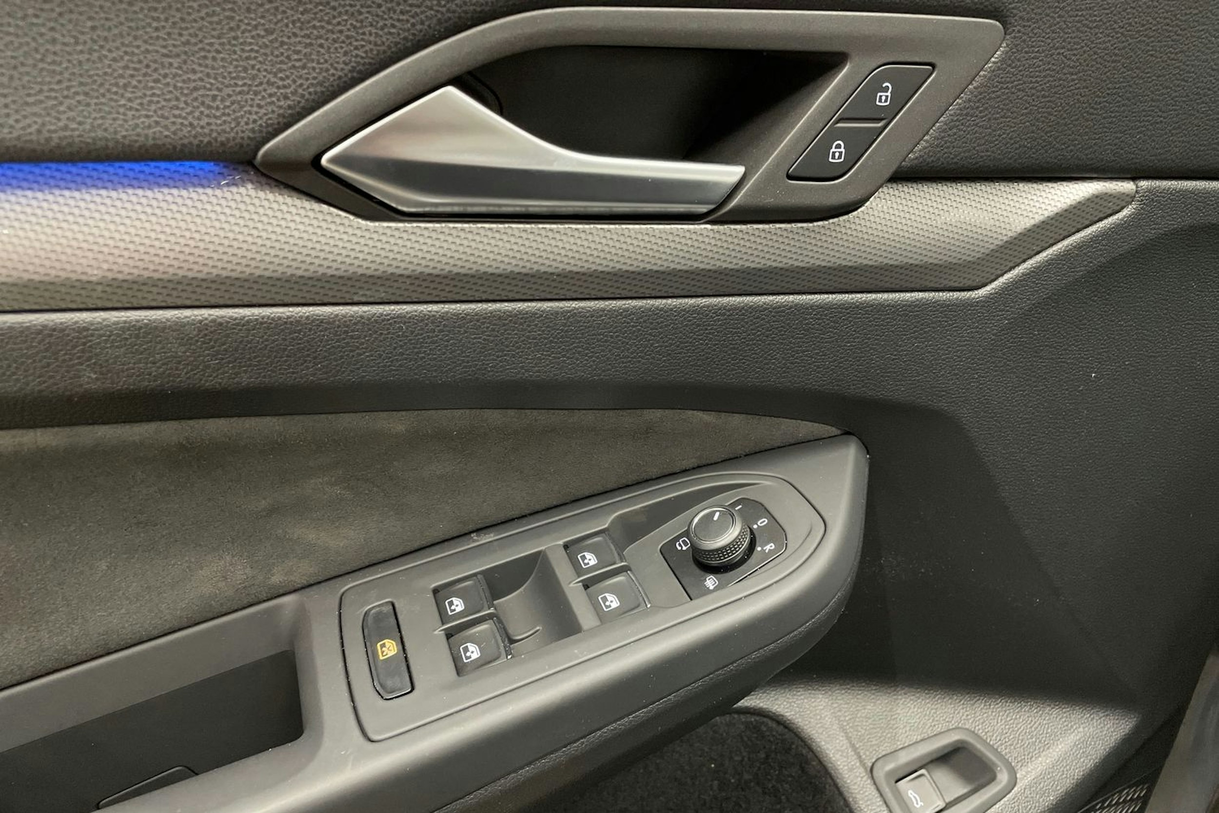 harmaa Volkswagen Golf 2025 kuva 26.