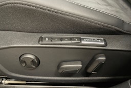 harmaa Volkswagen Golf 2025 kuva 27.