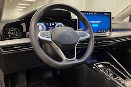 harmaa Volkswagen Golf 2025 kuva 28.