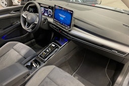 harmaa Volkswagen Golf 2025 kuva 30.