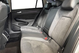 harmaa Volkswagen Golf 2025 kuva 8.