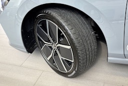 harmaa Volkswagen Golf 2025 kuva 10.