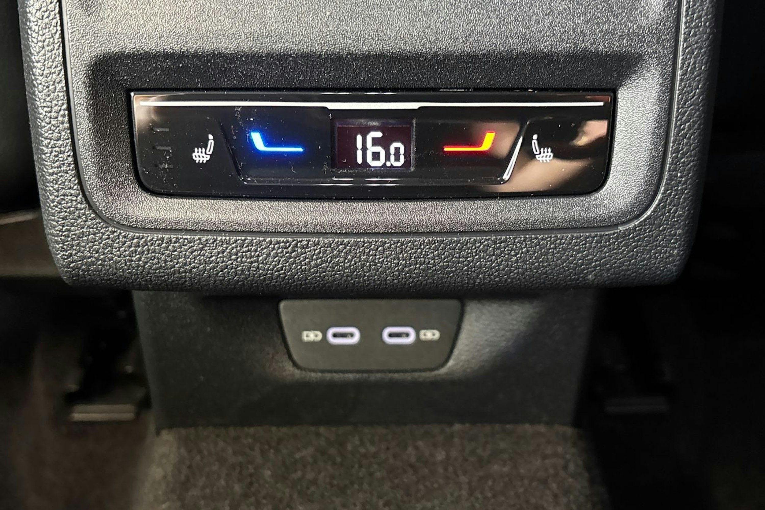 harmaa Volkswagen Golf 2025 kuva 13.