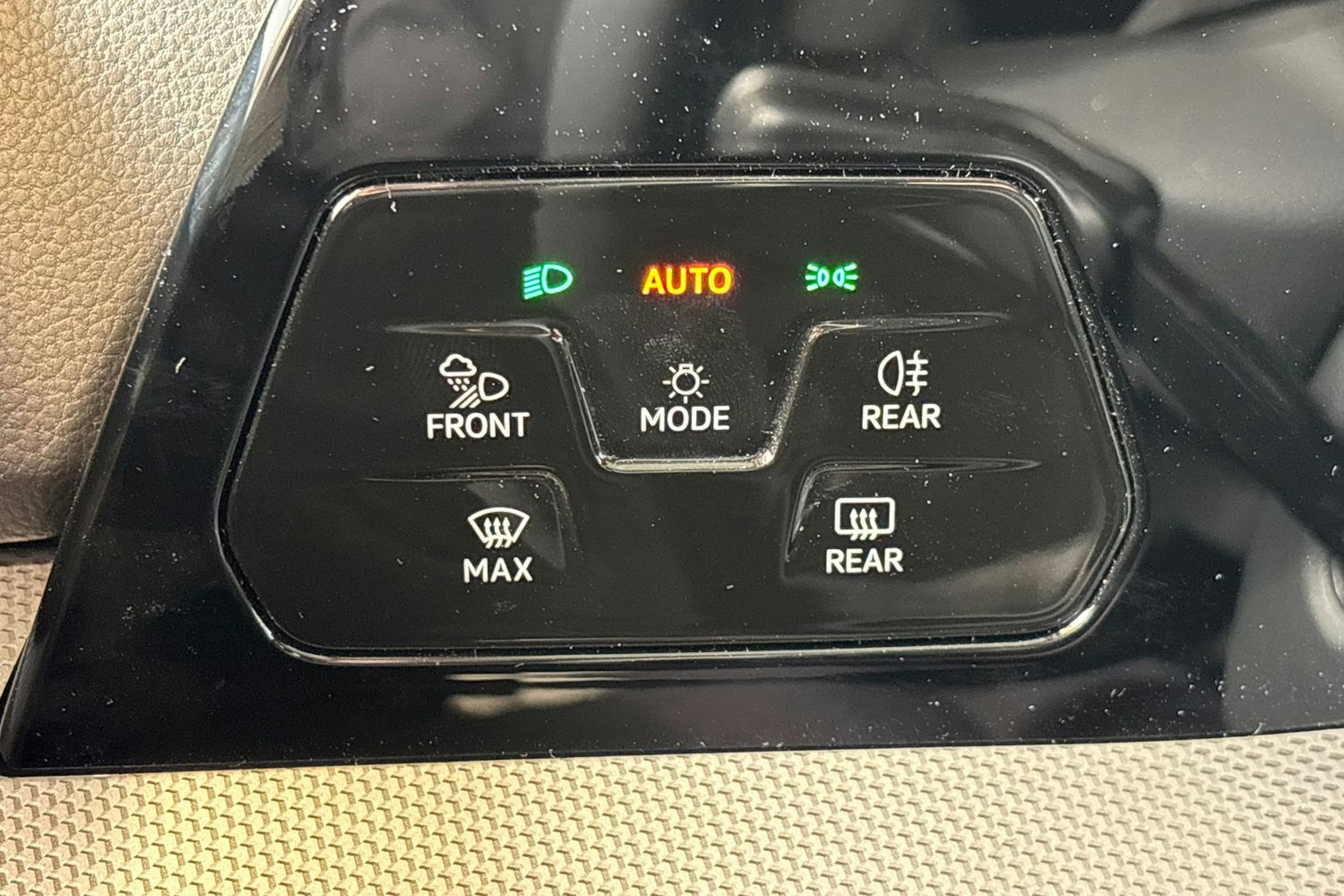 harmaa Volkswagen Golf 2025 kuva 16.