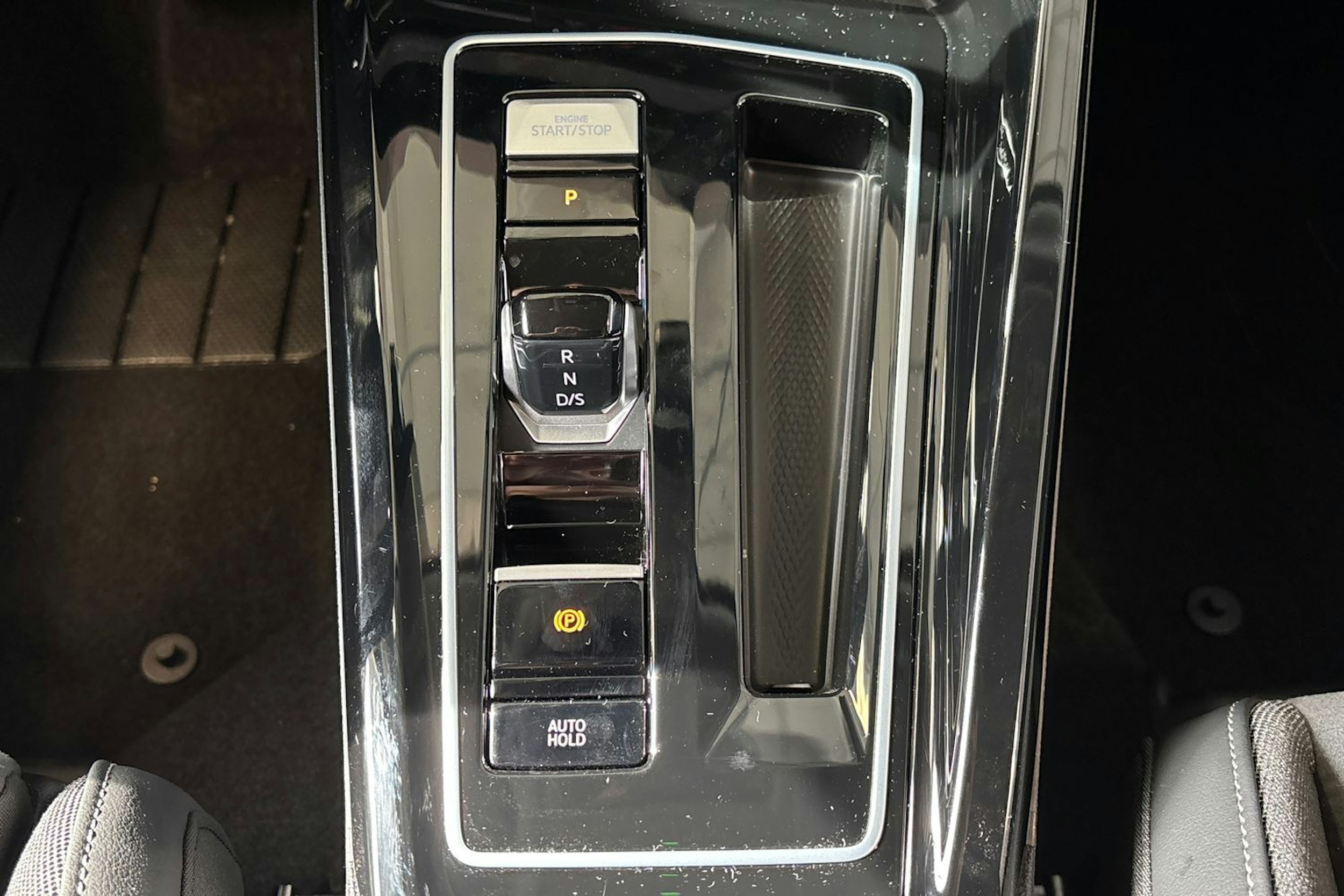 harmaa Volkswagen Golf 2025 kuva 27.