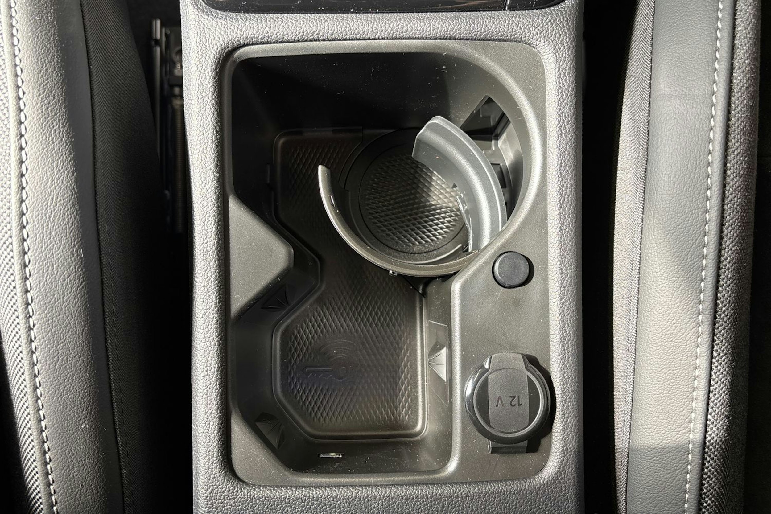 harmaa Volkswagen Golf 2025 kuva 28.