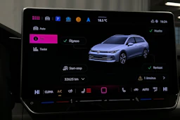 punainen Volkswagen Golf 2025 kuva 21.