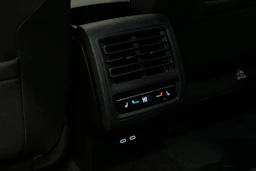 punainen Volkswagen Golf 2025 kuva 30.