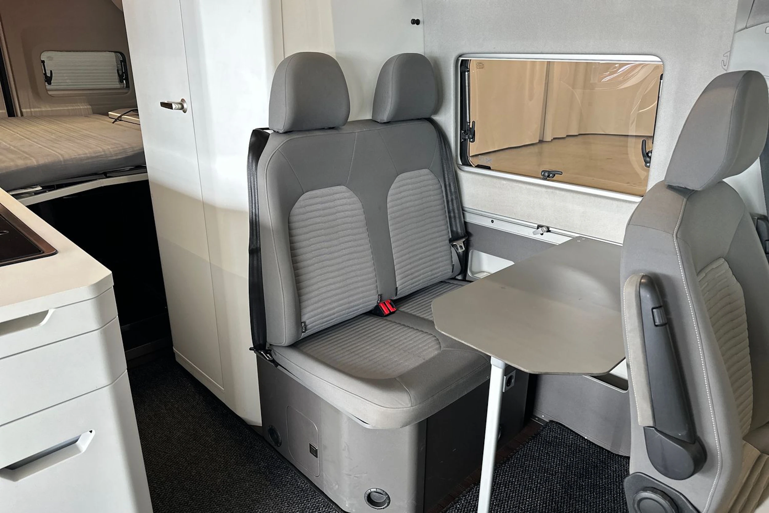 harmaa Volkswagen Grand California 600 2021 kuva 21.