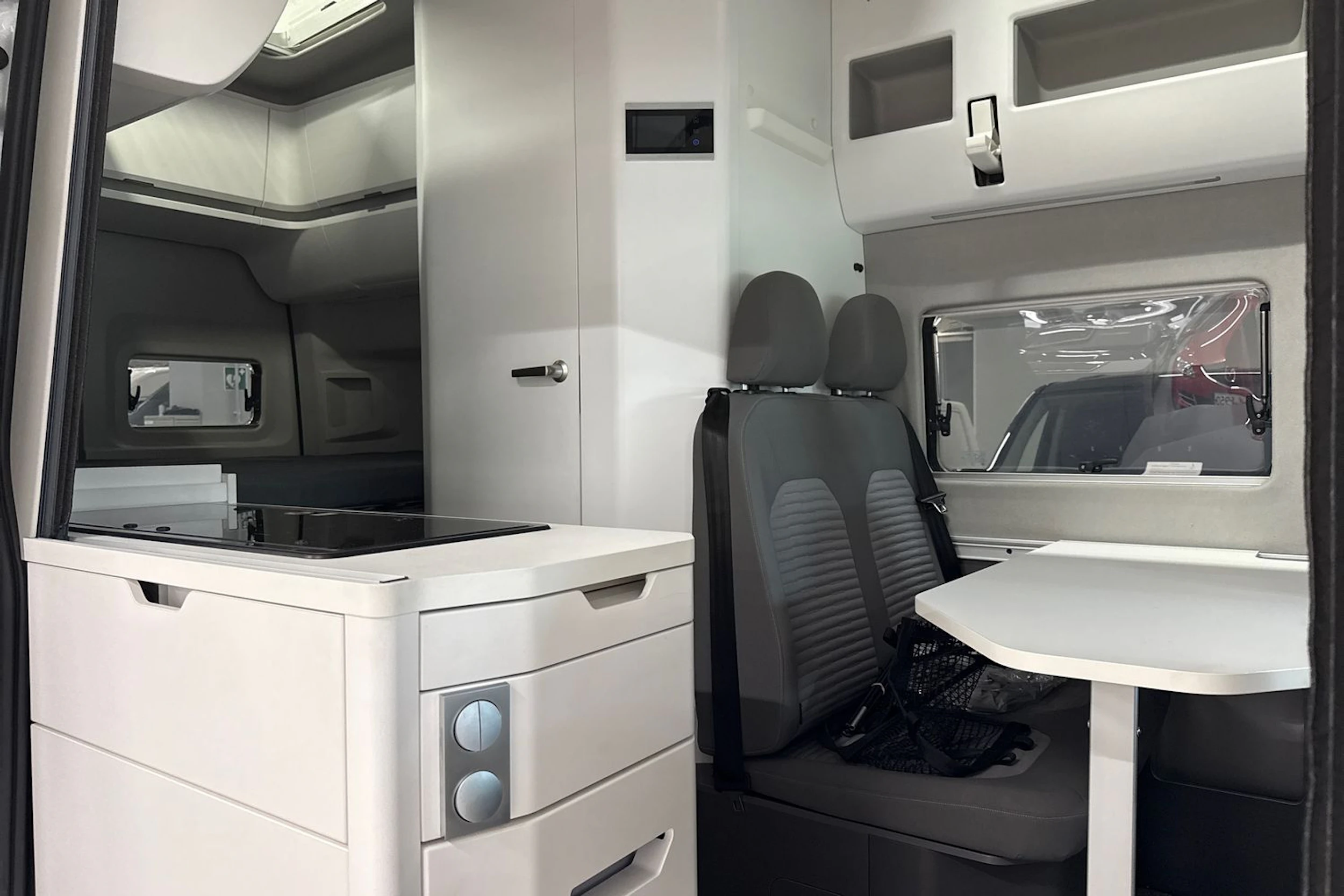 hopea Volkswagen Grand California 2022 kuva 4.
