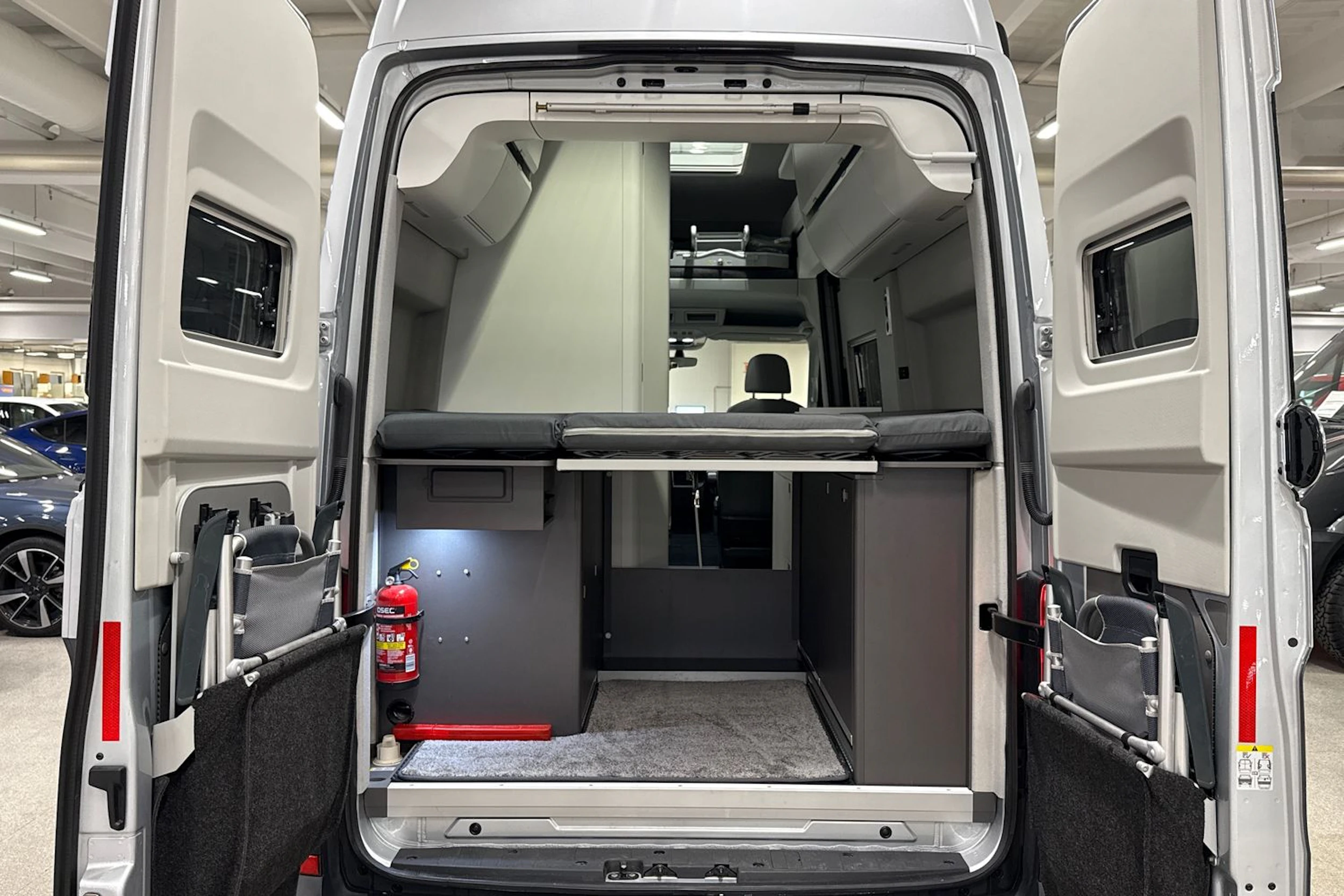 hopea Volkswagen Grand California 2022 kuva 24.