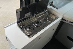 harmaa Volkswagen Grand California 2023 kuva 15.