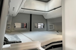 harmaa Volkswagen Grand California 2023 kuva 16.