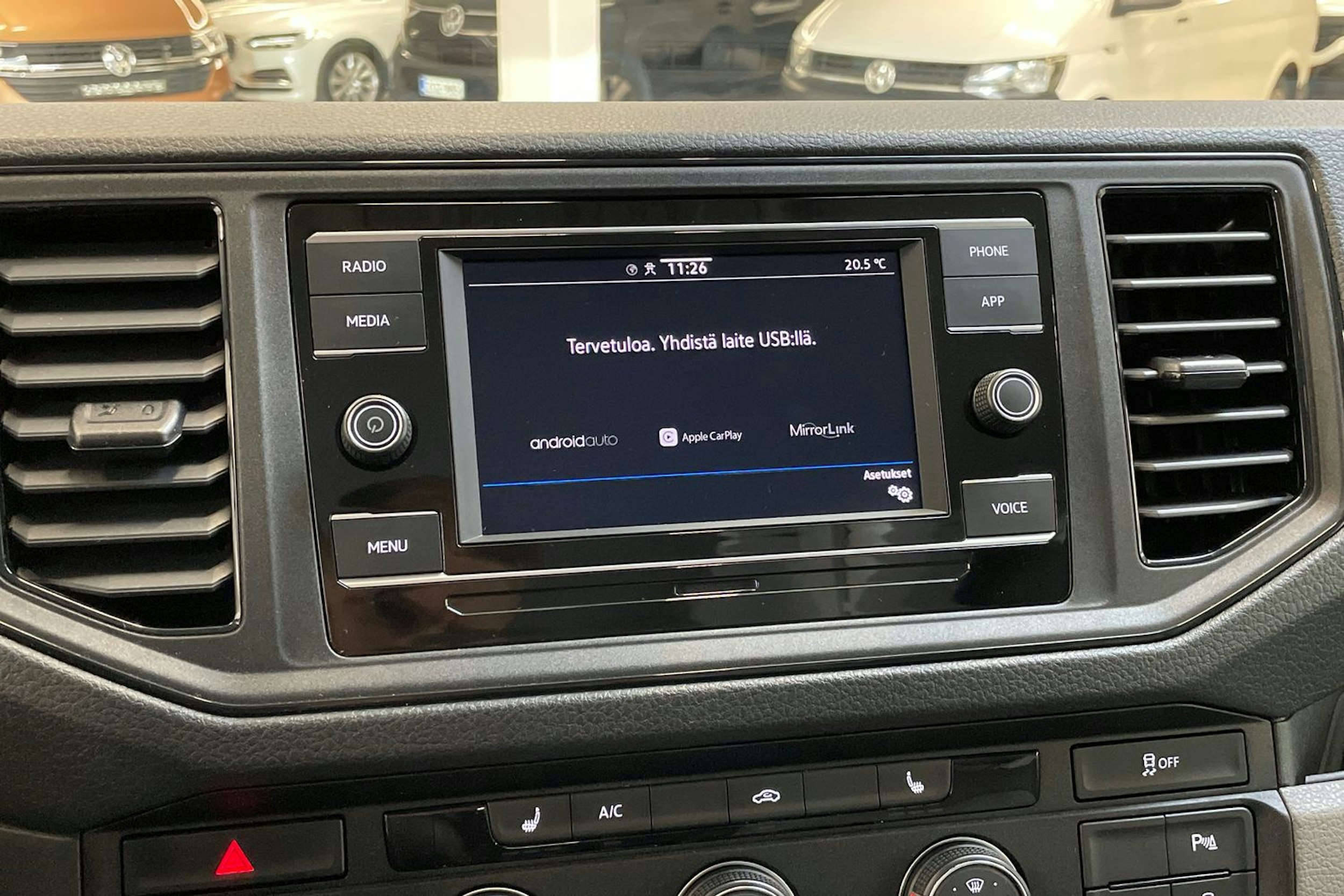 harmaa Volkswagen Grand California 2023 kuva 25.